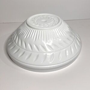 UNIQUE VINTAGE LARGE MILK GLASS BOWL ROUND PRESSED FLOWER 10”